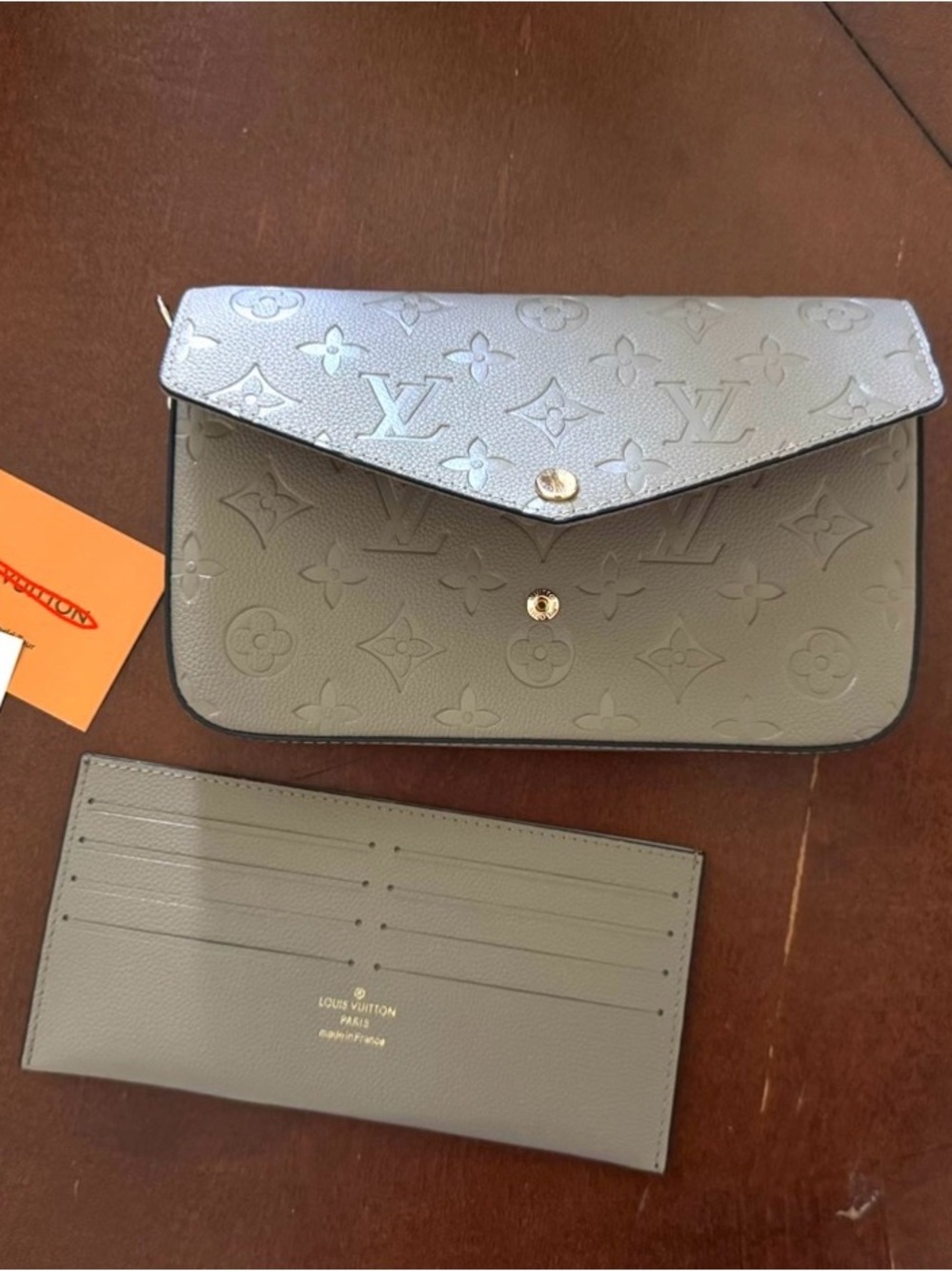 Cute monogram leather purse - Picture 4 of 8